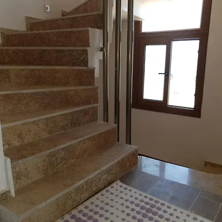 Her Kattan Panaromik Deniz Manzarali,dogayla Ic-ice,ates Cukuru Ile Hos Bir Bahce *
