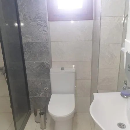 Her Kattan Panaromik Deniz Manzarali,dogayla Ic-ice,ates Cukuru Ile Hos Bir Bahce * Smirne