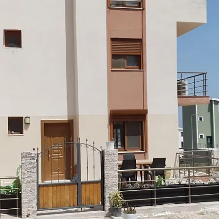 Her Kattan Panaromik Deniz Manzarali,dogayla Ic-ice,ates Cukuru Ile Hos Bir Bahce Villa *