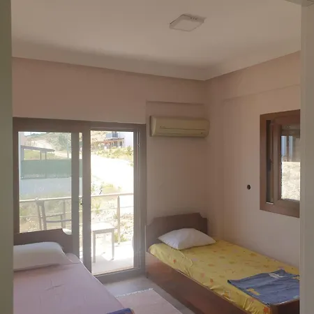 Her Kattan Panaromik Deniz Manzarali,dogayla Ic-ice,ates Cukuru Ile Hos Bir Bahce *